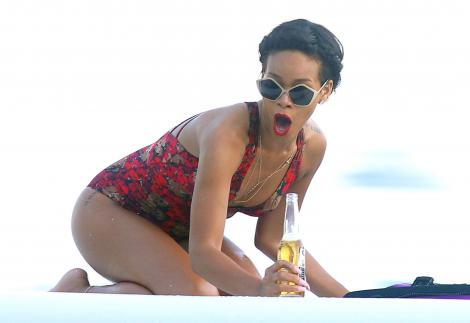 Rihanna s-a intalnit in secret cu Chris Brown, fostul iubit care a batut-o