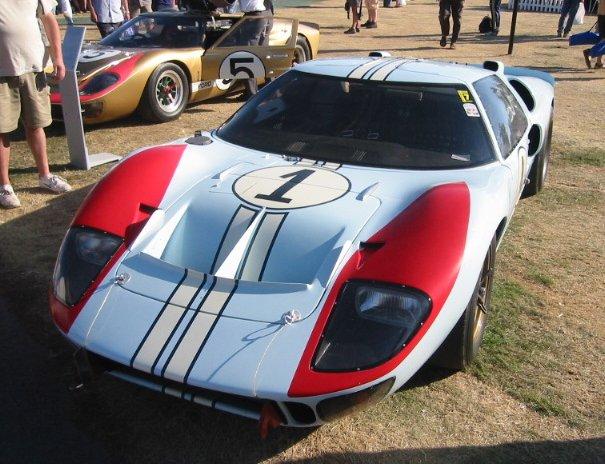 Pret-record pentru o legenda pe patru roti: Un Ford GT40 din 1968, vandut cu 11 mil. $