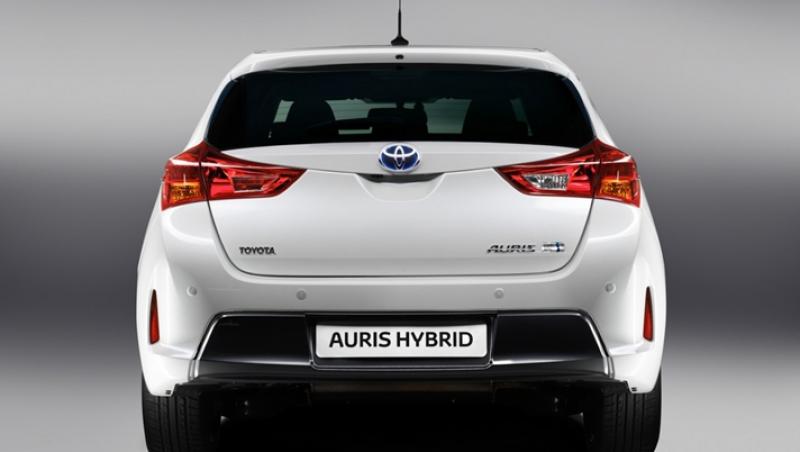 Iata primele imagini cu viitoarea generatie Toyota Auris!