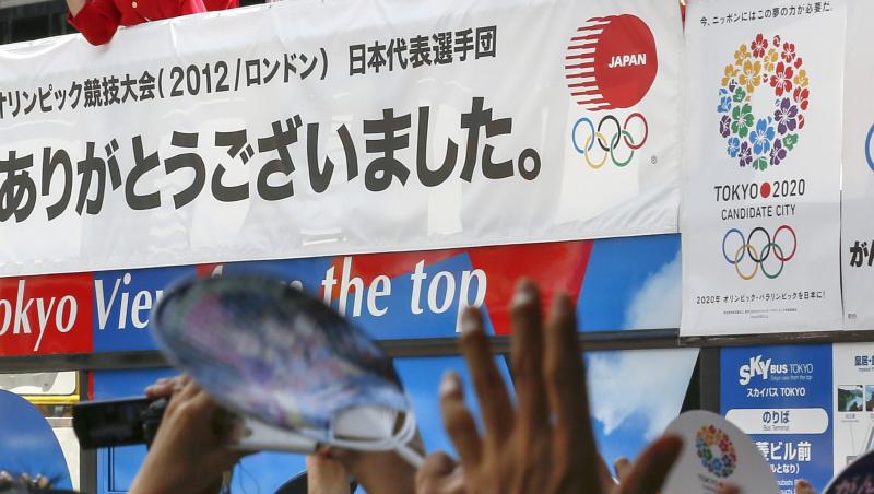 Jos palaria! 500.000 de japonezi au blocat Tokyo-ul pentru a-si saluta medaliatii la Olimpiada