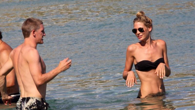 Sub papuc! Bastian Schweinsteiger isi lasa iubita sa il calareasca, in paradisul unei insule grecesti