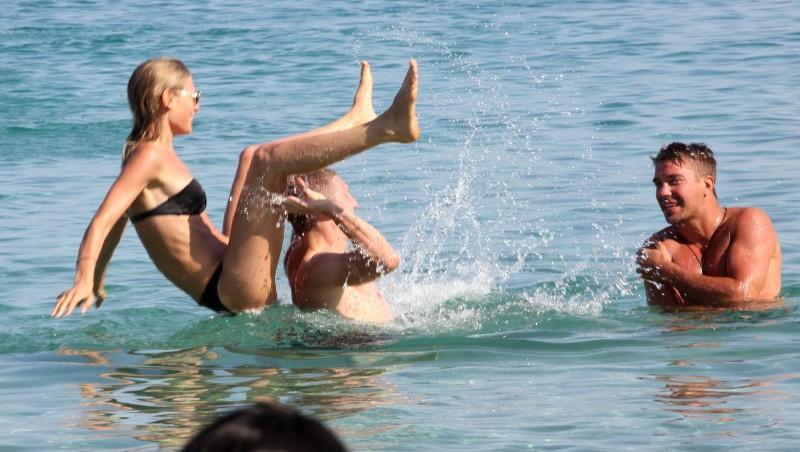 Sub papuc! Bastian Schweinsteiger isi lasa iubita sa il calareasca, in paradisul unei insule grecesti