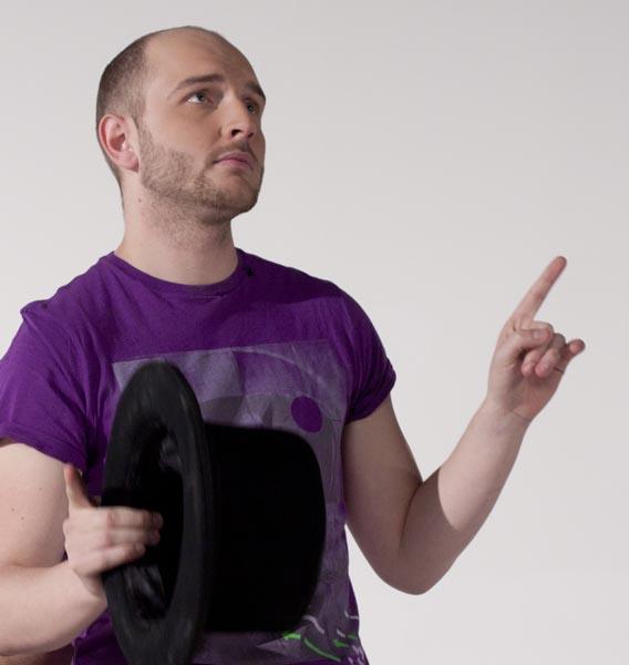 Catalin Bordea intra in echipa "Un show pacatos"! Vrea sa cante cu Fuego "Impodobeste mama bradul"!