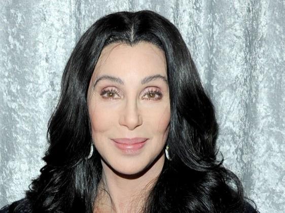 Cher se marita in toamna! Viitorul sot este mai mic decat ea cu 24 de ani!