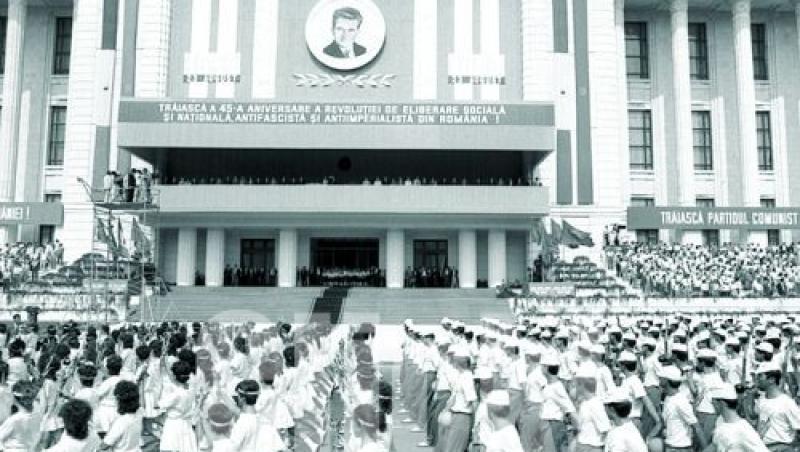 23 August 1989: Ultima parada a lui Nicolae Ceausescu, in fata 