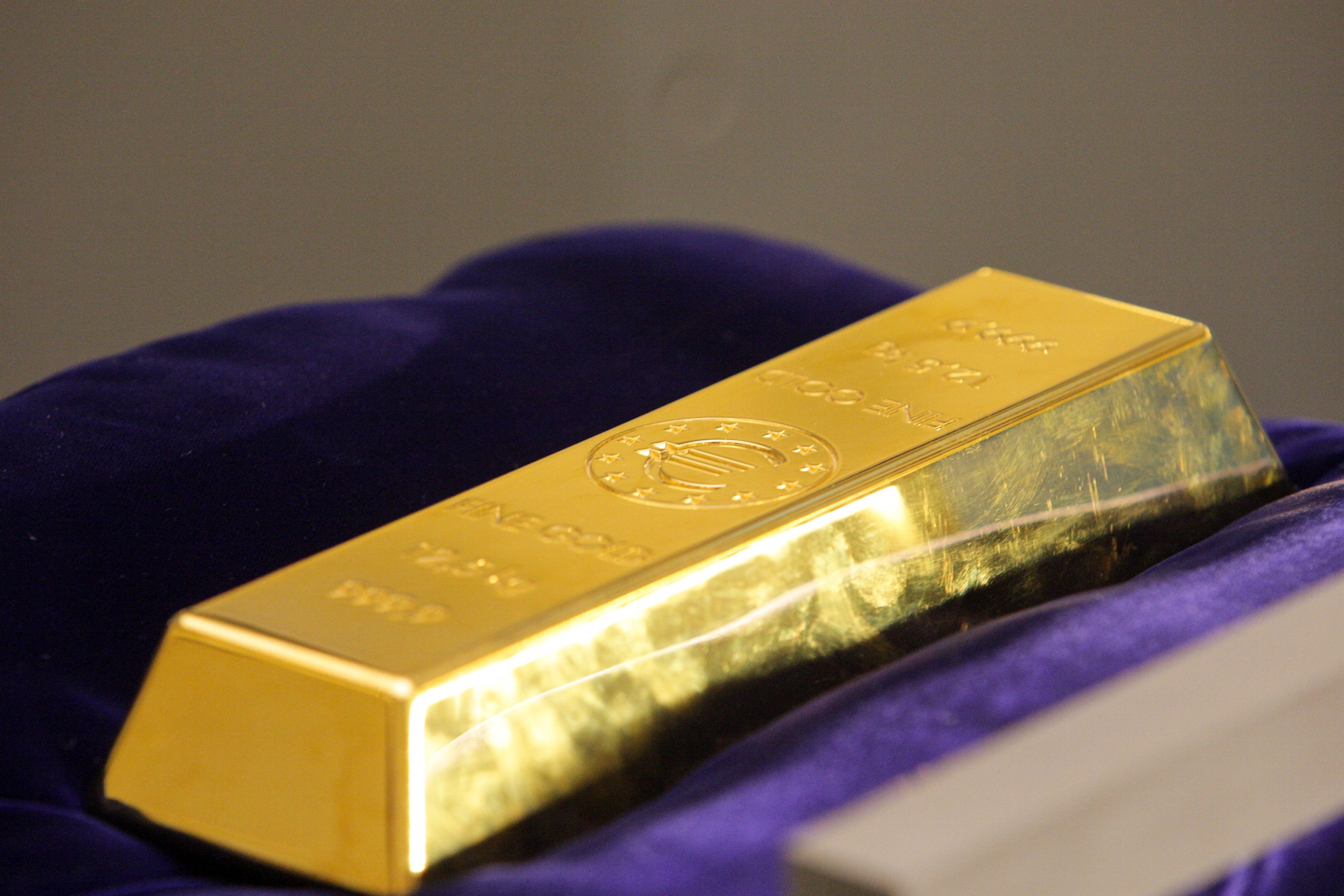 Romania, una dintre cele mai bogate tari din lume. Avem rezerve de peste 100 de tone de aur