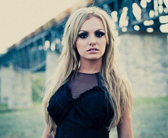 DIVA! Alexandra Stan, extrem de sexy pe Facebook! 