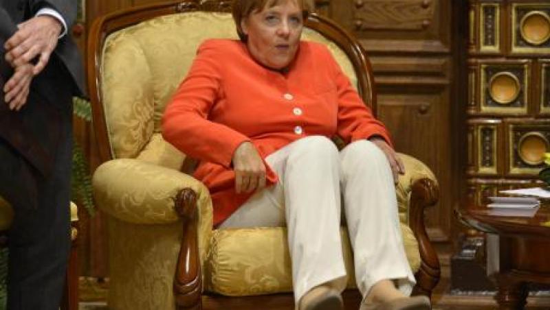 FUNNY! Angela Merkel s-a 