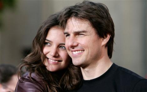 Katie Holmes va primi de la Tom Cruise 400.000 de dolari pe an