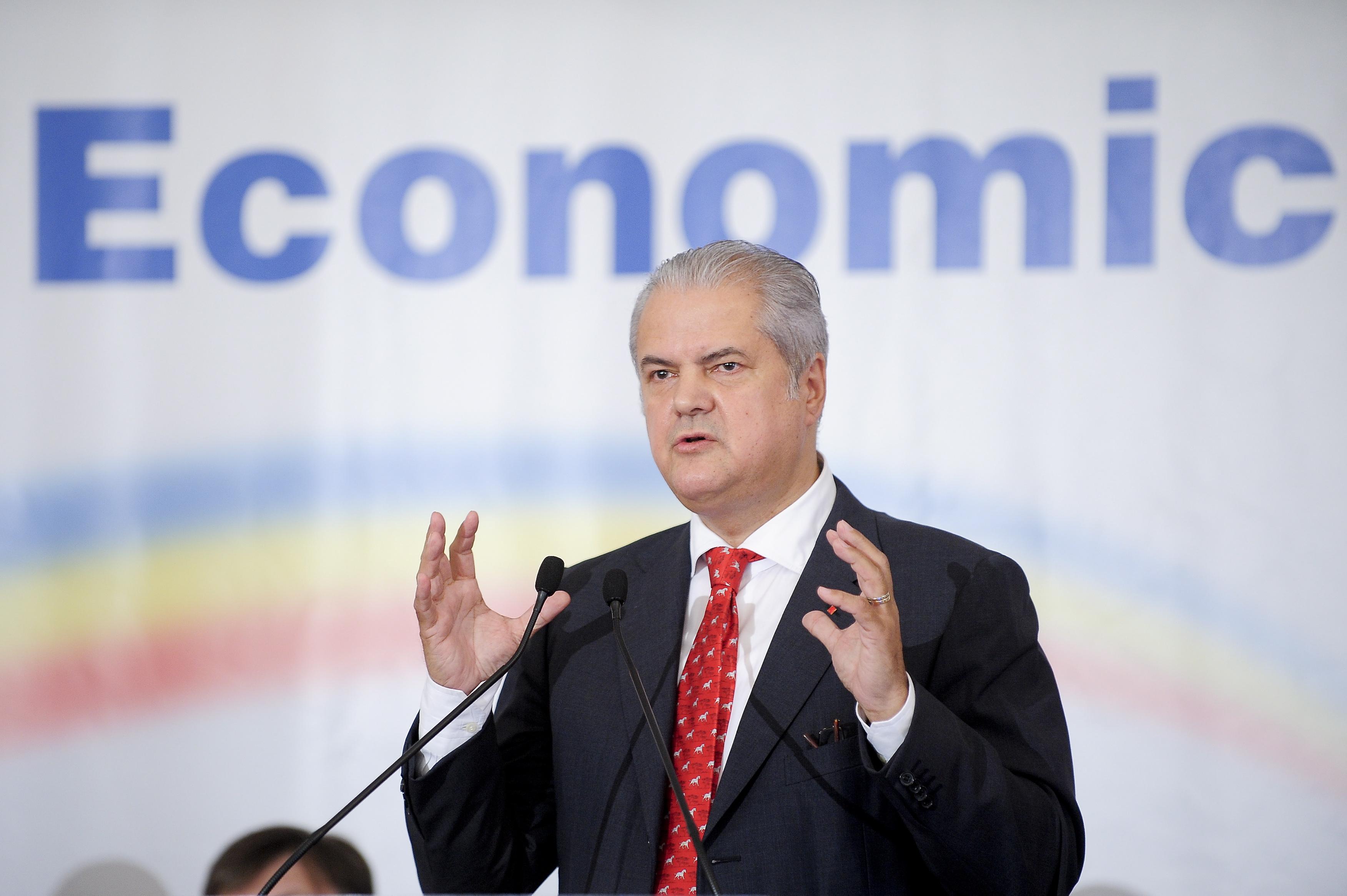 Adrian Nastase: "Ma bucur ca s-a decis NUP in cazul ofiterilor veniti sa puna in executare mandatul"