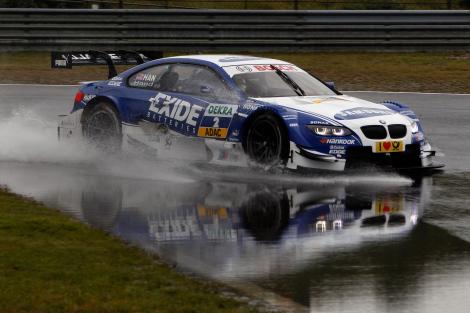 Spectacol pe ploaie, in etapa DTM de la Zandvoort - Spengler a "sarit" cu BMW-ul sau de pe 18 pe 6