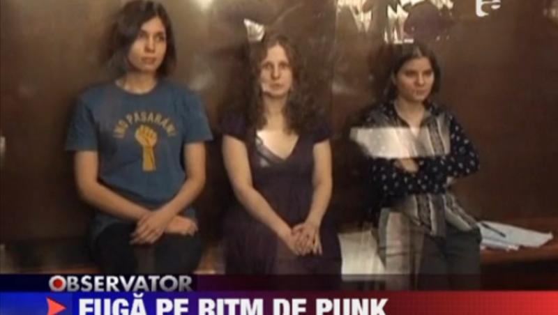 Doua membre ale trupei punk Pussy Riot au reusit sa fuga din Rusia