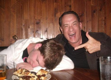 Tom Hanks nu da inapoi de la o farsa buna. Vezi ce i-a "inscenat" actorul unui fan!