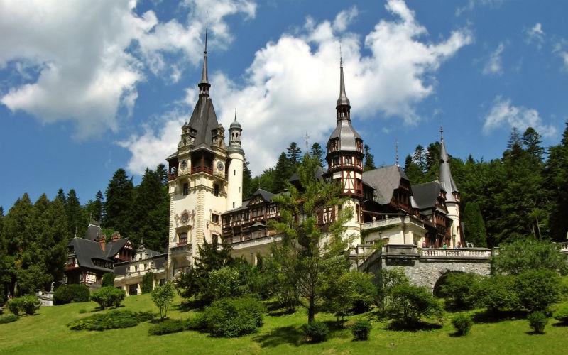 "Pe-un picior de plai, pe-o gură de rai..." Rom&acirc;nia are un potenţial turistic de 9 MILIARDE de euro anual