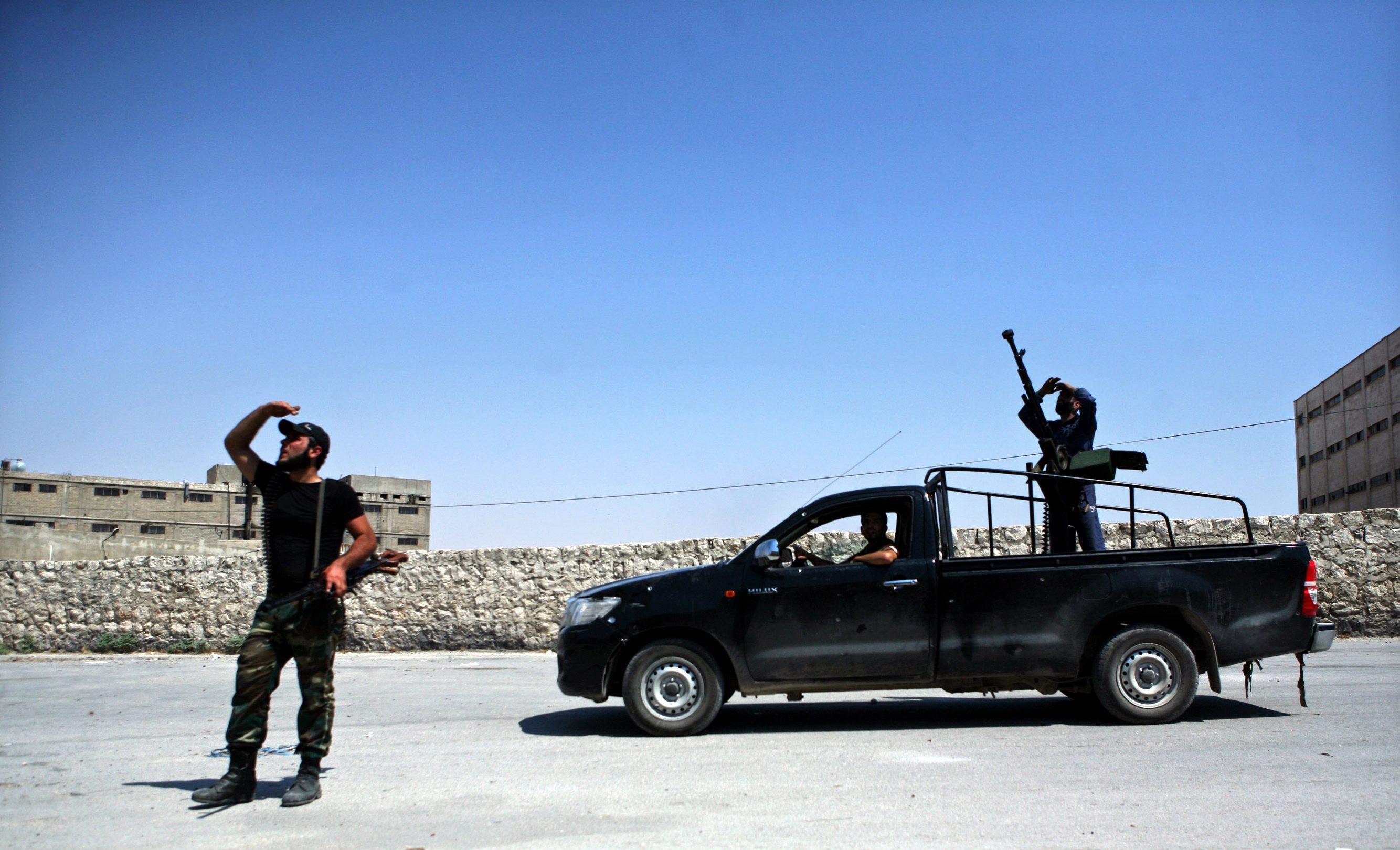 Rebelii sirieni ar fi preluat controlul asupra unui aeroport militar