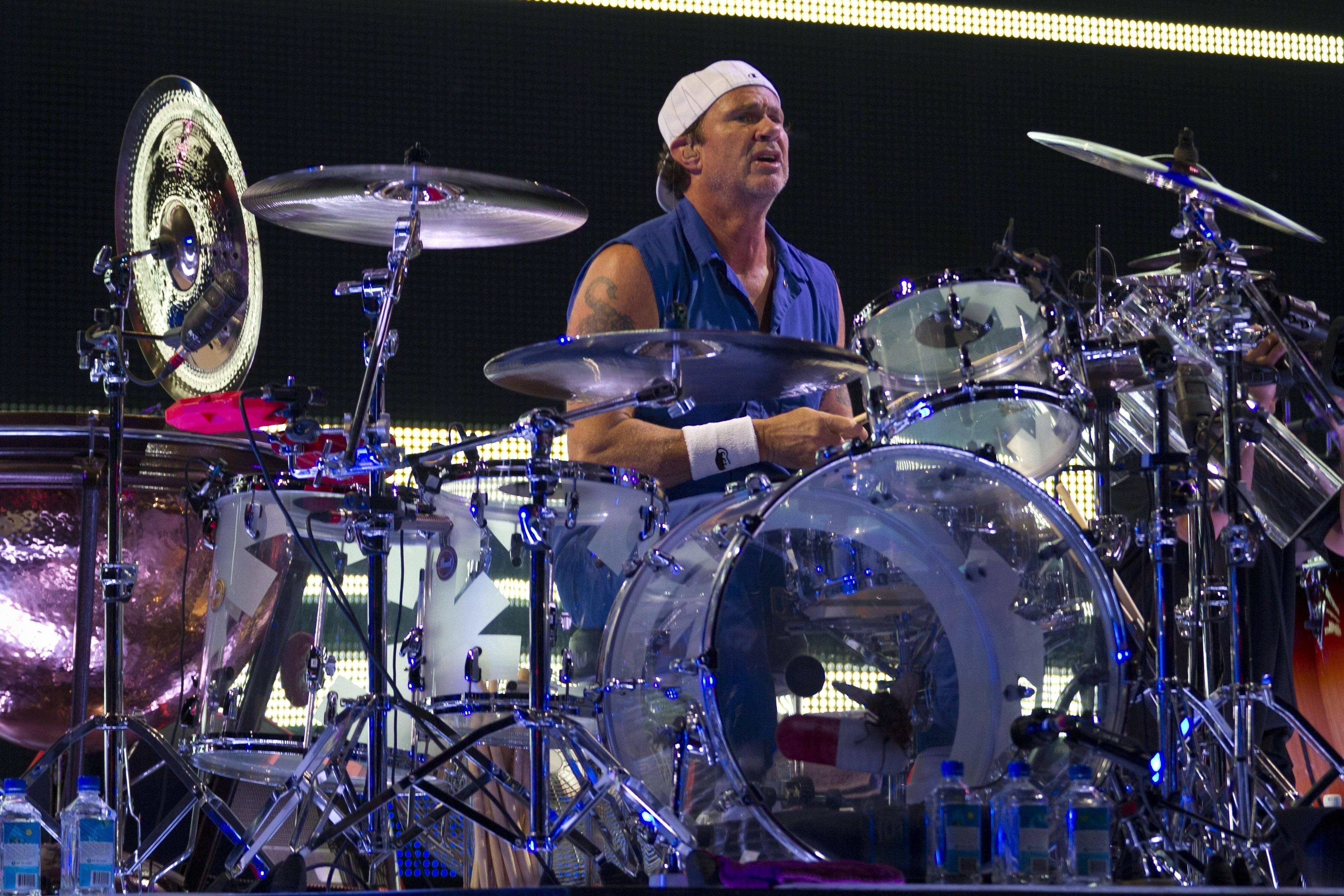 Chad Smith, tobosarul Red Hot Chili Peppers: "Sunt fiul ilegitim al lui Ilie Nastase si al Nadiei Comaneci"