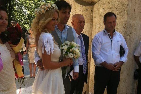 Delia a avut o petrecere autentic romaneasca dupa cununia civila