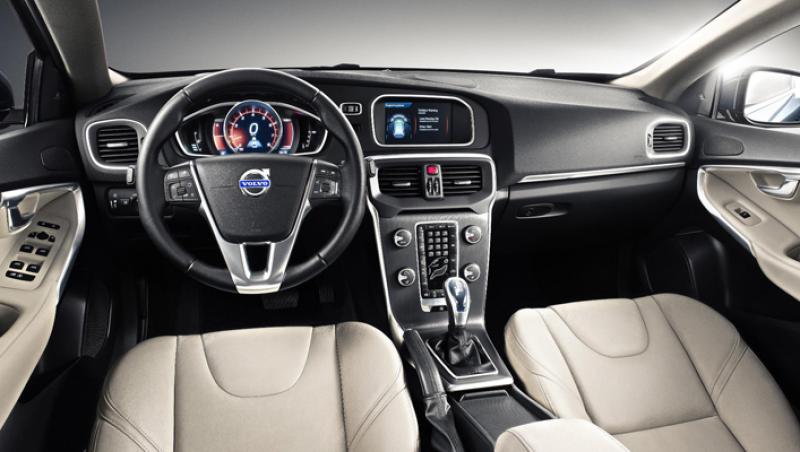 Test Topgear cu cel mai nou hatchback scandinav: Volvo V40