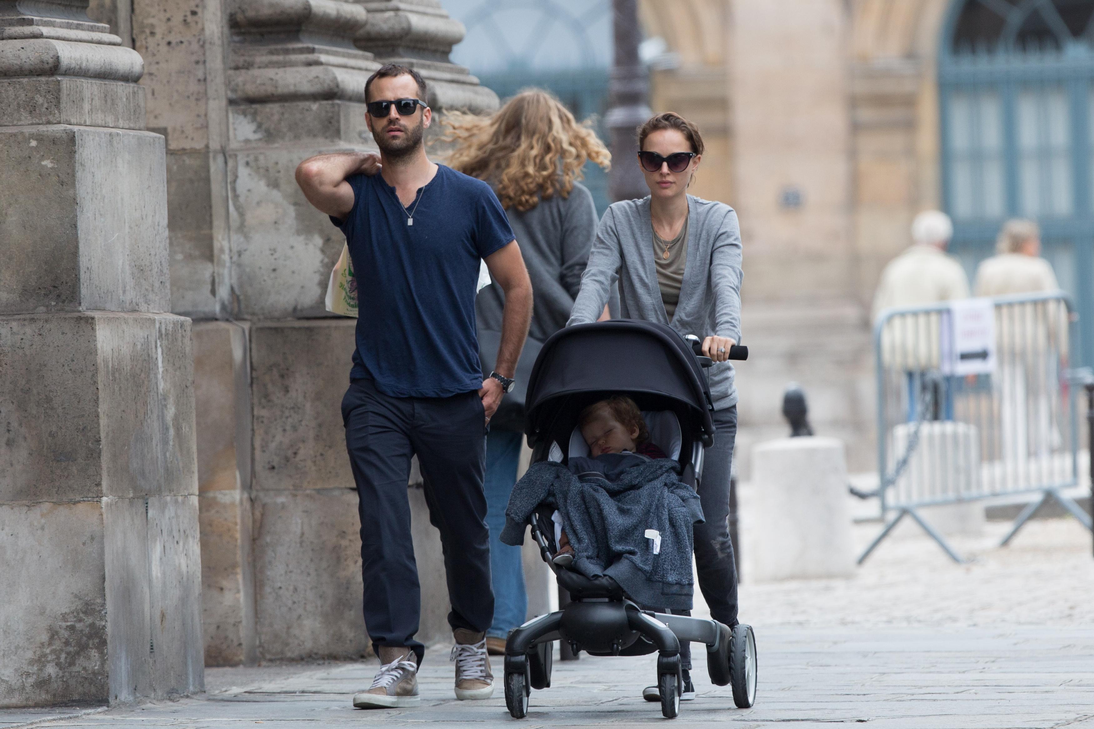 Natalie Portman s-a casatorit cu un dansator francez