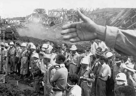 S-a intamplat pe 7 august: 1.200 de oameni au murit intr-o secunda, dupa explozia unui convoi militar