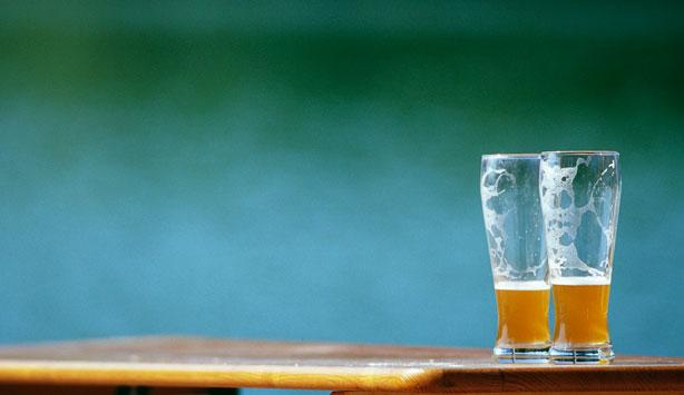 Romanii au gasit solutia impotriva caniculei! Pentru 50% dintre acestia, berea nu lipseste din frigider!