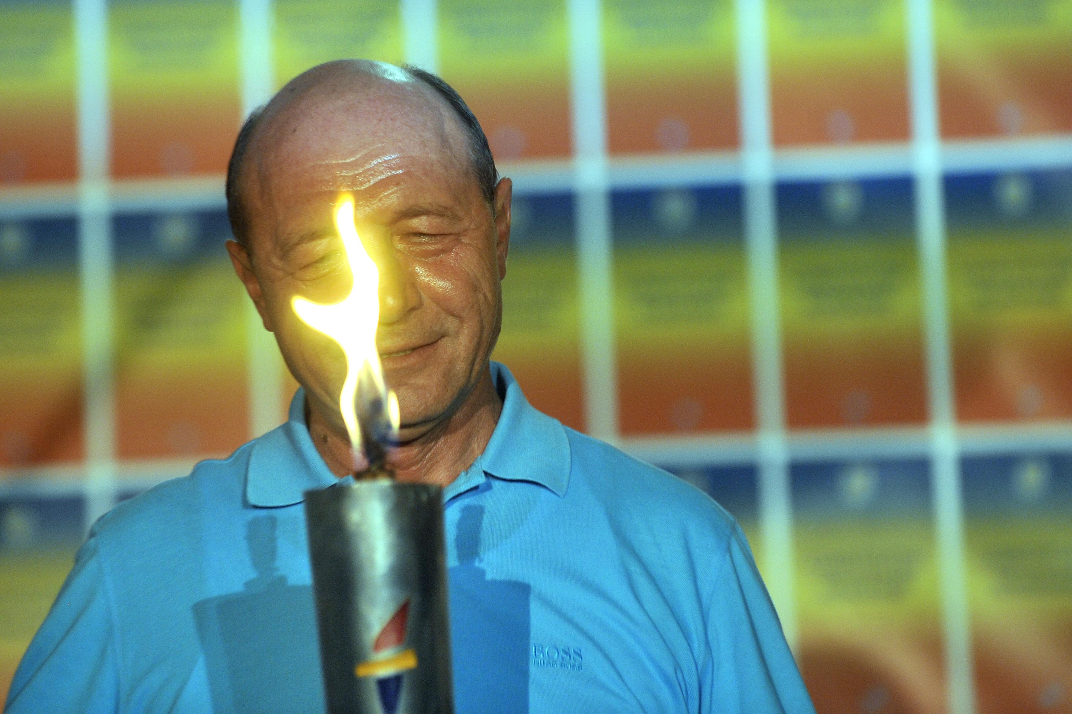 Ce are de ascuns Traian Basescu? Avionul traficantilor, platit de Administratia Prezidentiala