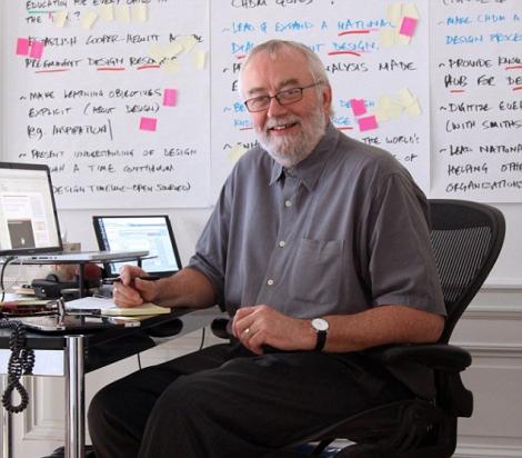 Omul care a inventat laptop-ul: Celebrul designer Bill Moggridge a murit la 69 de ani