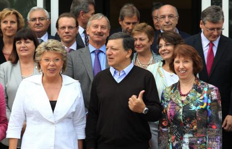 Liderul liberalilor europeni ii ataca pe Reding si Barroso. "Nu au fost obiectivi in evaluarea Romaniei"