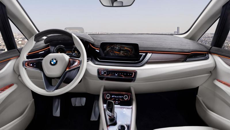 BMW aduce la Paris conceptul Active Tourer