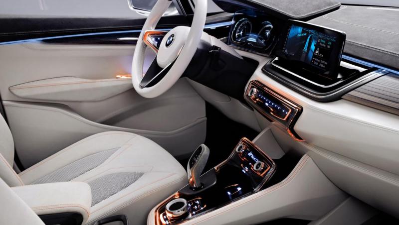 BMW aduce la Paris conceptul Active Tourer