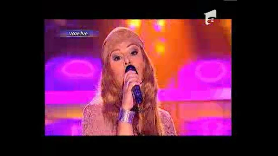 Care este legatura dintre Maria Buza si Johnny Depp? Arata si canta la fel ca fosta lui sotie