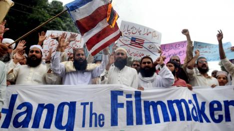 Realizatorii filmului "Inocenta musulmanilor", care a bulversat lumea islamica, adepti ai preotului copt Zakaria Botros