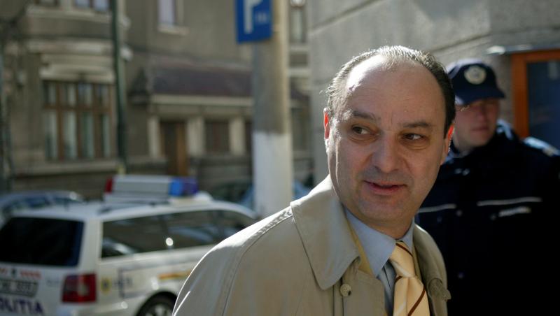 Ioan Avram Muresan, liber 24 de ore, pentru a merge la inmormantarea fiului