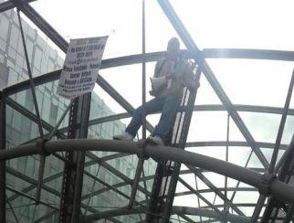 Parlamentul European: Roman, incatusat dupa ce a strigat impotriva lui Barroso