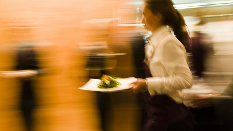 Un restaurant pe roti face furori in Paris. Ce parere au clientii din 