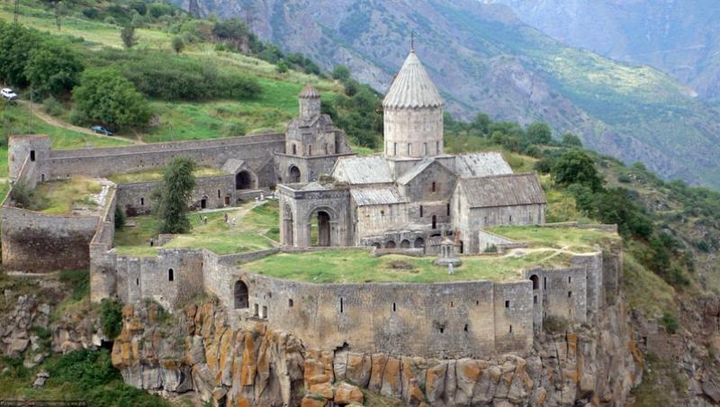 GALERIE FOTO! Manastirea Tatev, bijuteria din piatra a Armeniei