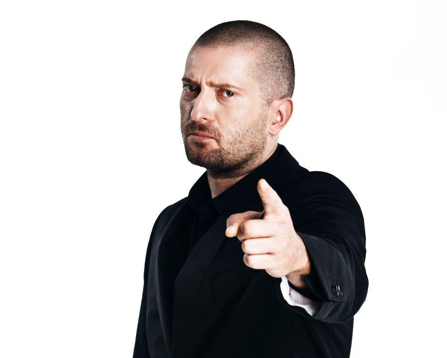 Cheloo: "Ar trebui sa nu ne mai fie scarba cu natia noastra&rdquo;