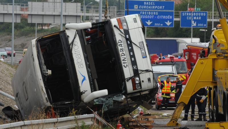 UPDATE! Un microbuz cu romani, implicat intr-un accident in Italia! Trei morti si sase raniti