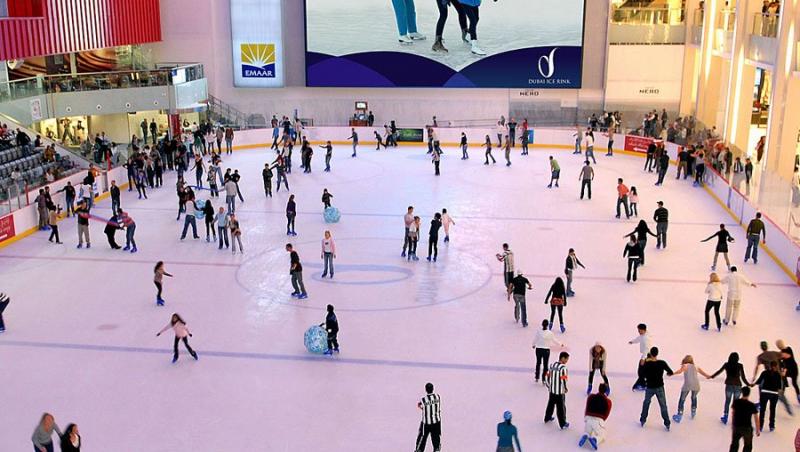 FOTO. Dubai Mall, cel mai mare centru comercial din lume. 600 de magazine, 22 cinematografe si un patinoar olimpic!