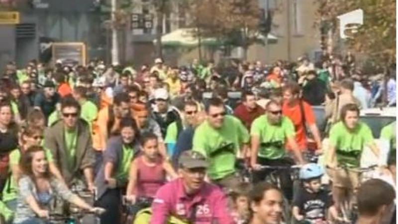 Circa 1500 de oameni au facut turul orasului Targu Mures pe biciclete