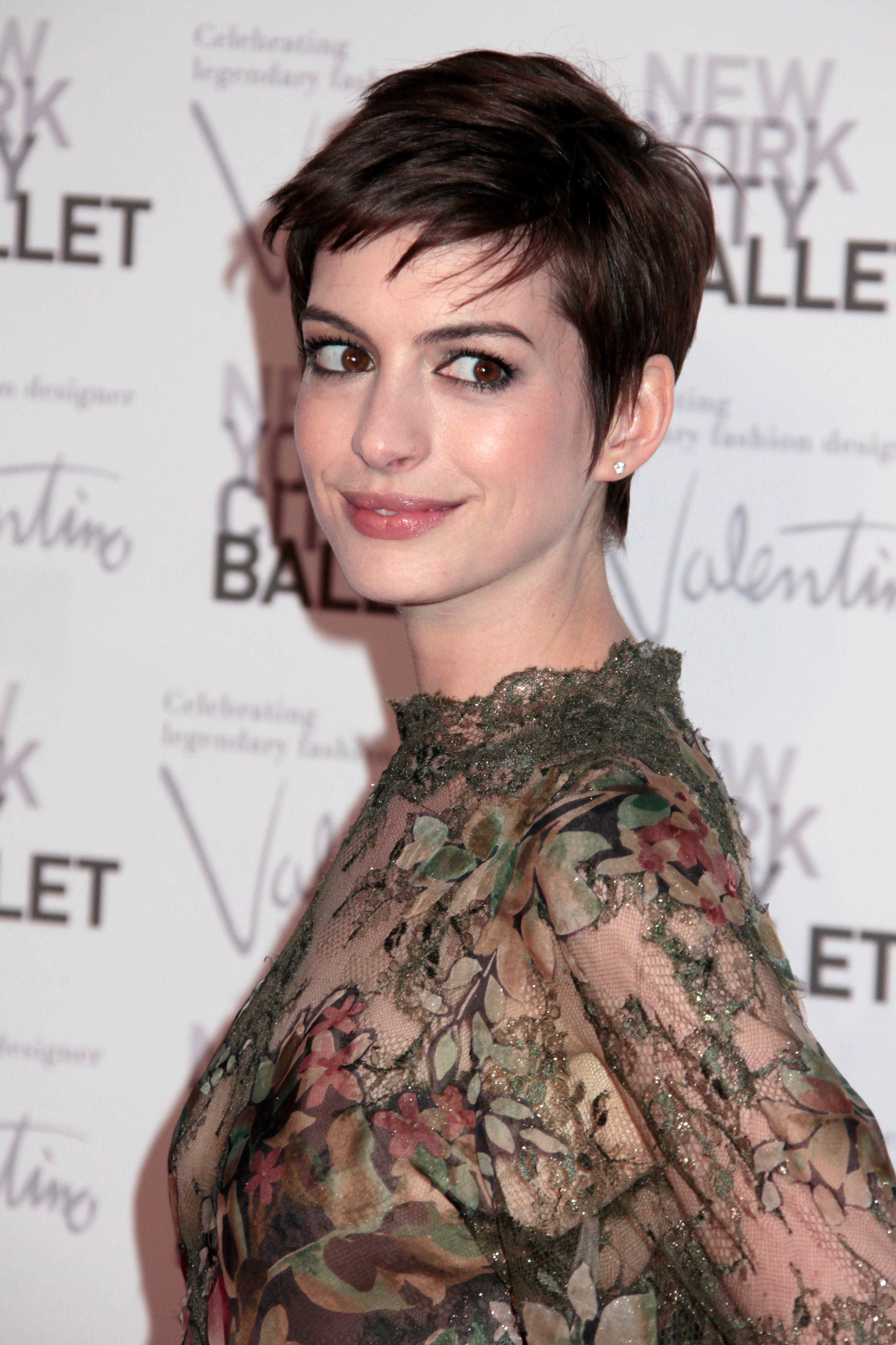 Actrita Anne Hathaway se casatoreste in acest weekend