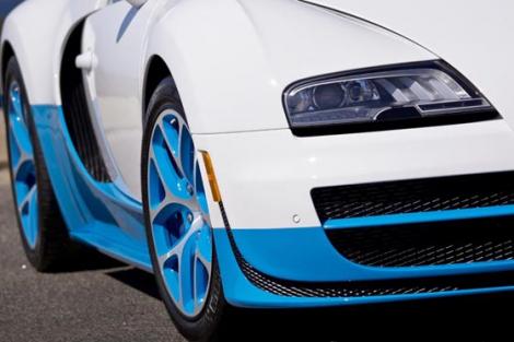 Exclusiv de la Paris 2012: un Bugatti de 2,5 milioane de dolari!