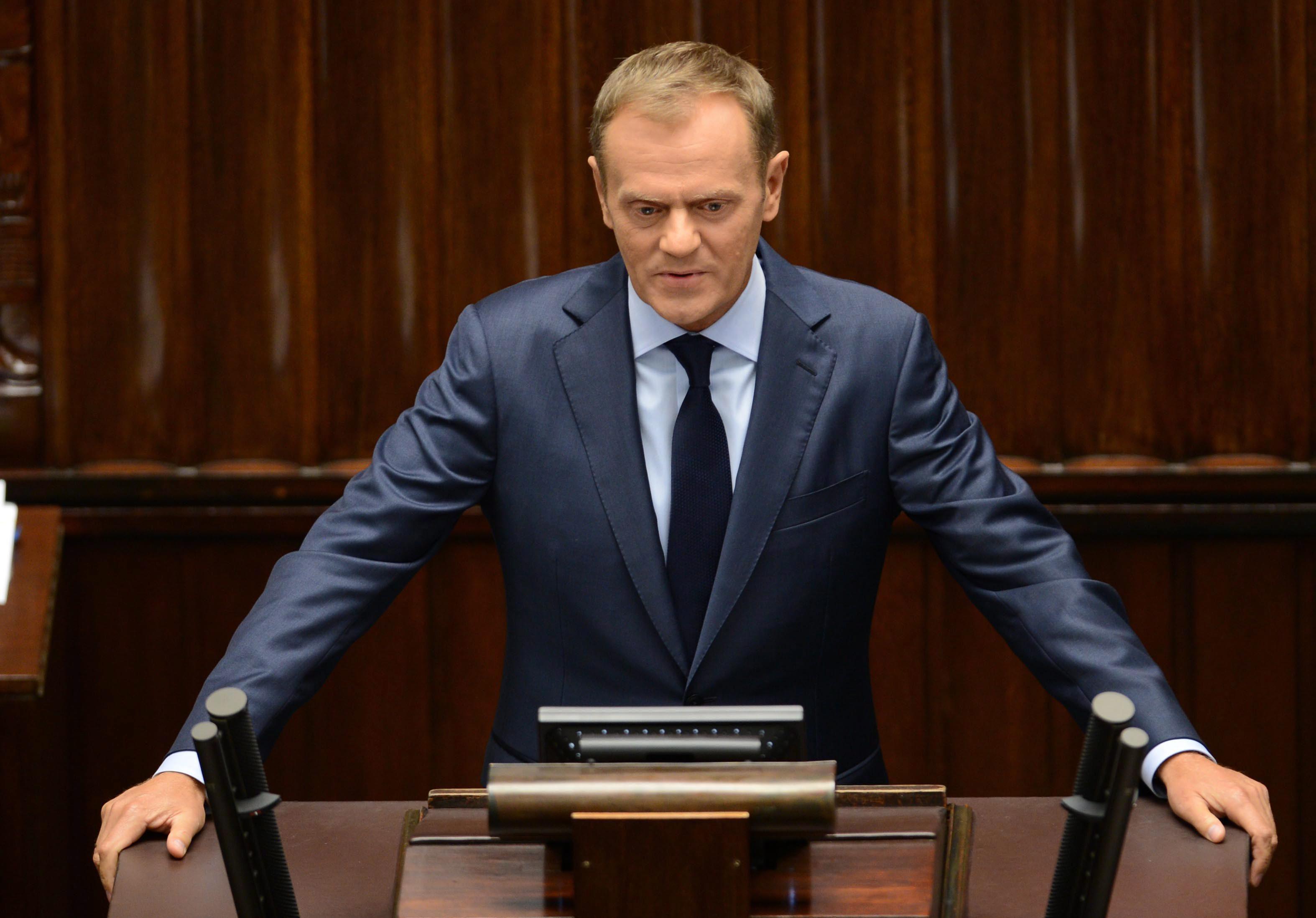 Miting de amploare la Varsovia: Zeci de mii de oameni, impotriva politicii Guvernului Tusk