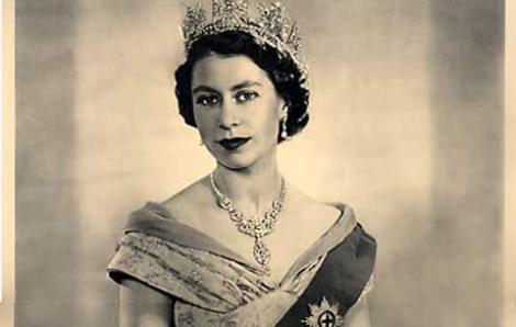Povestea unei genti "regale": Ce ascunde in poseta ei Regina Angliei ?!