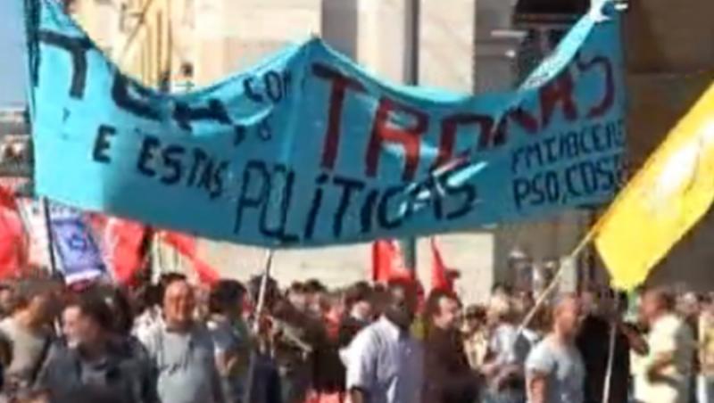 Portughezii s-au saturat de austeritate: Zeci de mii de oameni, in strada