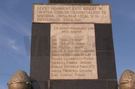 Cum au ajuns Mugur Isarescu, Adrian Mititelu si Dumitru Dragomir pe un monument al eroilor neamului