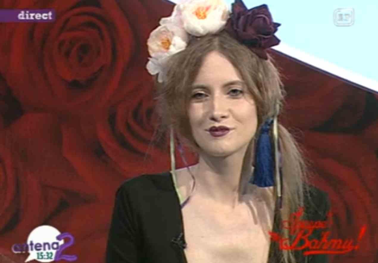Iulia Albu, ca o sorcova la "Incepe Bahmu!"