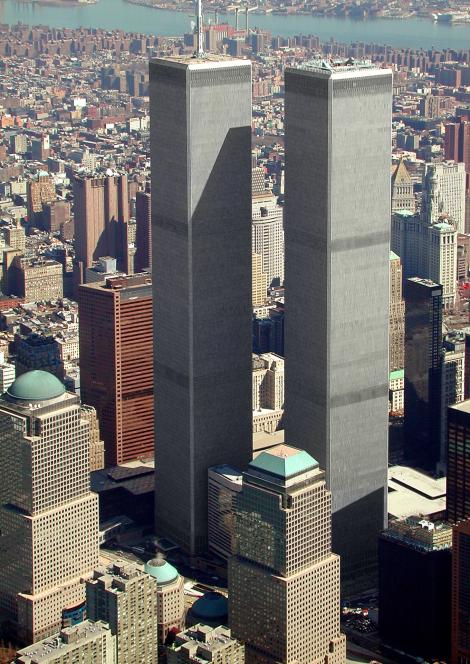 Atentatele de la 11 septembrie 2001: Proprietarii “Turnurilor Gemene” cer despagubiri de miliarde de dolari liniilor aeriene
