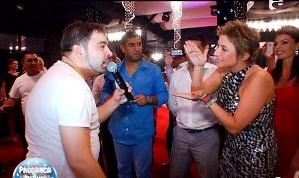 Rochie, Reghe, bebe, start! Cum se distreaza Anamaria Prodan la petreceri