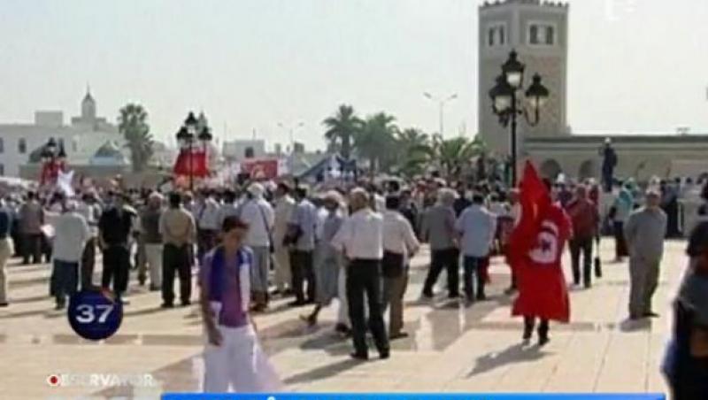Mii de oameni au protestat pe strazile din capitala Tunisiei